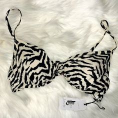 Women's Bralette Bikini Top Shade & Shore Zebra Print Size 32b Details Low Coverage Size 34b Cream & Black Removable Pads Shell 80% Nylon / 20% Spandex Lining 92% Polyester / 8% Spandex Msrp: $24.99 Hand Wash Suggested Black Fitted Swimwear With Zebra Print, Fitted Black Zebra Print Swimwear, White Underwire Beach Bra, White Underwire Bra For Beach, Fitted Padded Bra For Beach, White Beach Bra With Adjustable Straps, White Adjustable Beach Bra, White Adjustable Strap Bra For The Beach, White Bra With Adjustable Straps For The Beach