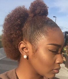 Half+Up+Natural+Hairstyle 4b Natural Hair, Black Haircut Styles, Short Natural Hair, Nappy Hair, Short Haircut Styles, Short Hair Black, American Hairstyles