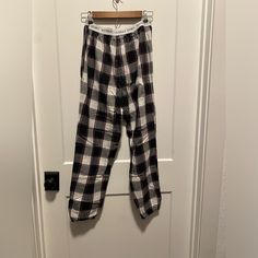 Nwot Victoria’s Secret Pajama Pants Small Cuffed Botton Mix And Match Bundle 3 Items With (3/$15) And Wait For $15.00 Offer. If You Want To Bundle Any Additional Marked 3/$15 Items To Your Bundle Each Additional Item Would Also Be $5 Each So 4/$20, 5/$25, And So On. Additional Shipping Charge Will Be Added If Over 5 Pounds. 6 Pounds Add $4.40, 7 Pounds Add $9.00, 8 Pounds Add $13.50, 9 Pounds Add $18.00, 10 Pounds Add $22.50 Cozy Cotton Sleep Pants, Black Long Pants Sleepwear, Black Sleepwear With Pockets In Long Pants Style, Black Casual Bedtime Bottoms, Casual Black Bottoms For Bedtime, Black Cotton Cozy Sleepwear, Cozy Black Cotton Sleepwear, Victoria's Secret Casual Sleepwear For Lounging, Cozy Black Bottoms For Pajama Party