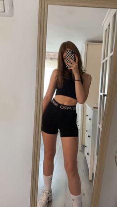 Nike Pro Shorts Outfit Summer Aesthetic, Nike Pro Workout Outfits, Summer Outfits Nike Shorts, Black Sports Shorts Outfit, Nike Pro Gym Outfit, Nike Pro Outfit Aesthetic, Summer Outfits Nike Pro, Outfit Ideas Nike Pro Shorts, How To Style Nike Pro Leggings