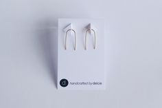 Minimalist 14k gold earrings // horseshoe earring // yellow gold // Minimalist Moon-shaped Everyday Earrings, Minimalist Nickel-free 14k Gold Filled Threader Earrings, Silver Linear Earrings In 14k Gold, Minimalist Style, Horseshoe Earring, Minimalist Gold-toned Sterling Silver Earrings, Minimalist Hypoallergenic 14k Gold-filled Earrings, Horseshoe Earrings, Date Night In