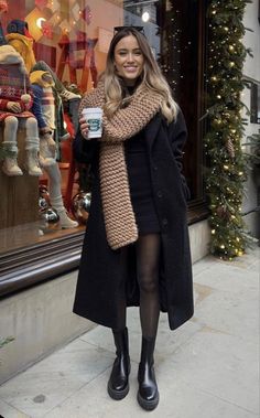 Fall Outfit Dress And Boots, Winter Outfits High Boots, Chelsea Boots Winter Outfit Women, Skirt Chelsea Boots Outfit, Chelsea Boot With Skirt, Black Leather Boots Outfit Ankle, Long Chelsea Boots Outfit, Chelsea Boot Skirt Outfit, Mid Calf Chelsea Boots Outfit