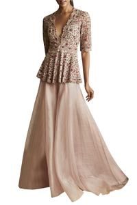 Ridhi Mehra Sharara, Peplum Indian Outfit, Indian Attire Classy For Wedding, Peplum Top With Sharara, Top With Sharara, Peplum Top Outfits, Gharara Pants