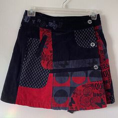 Desigual Skirt. Desigual Black And Red skirt in fantastic pre-loved condition!! Super comfortable and super stylish! Three buttons on the side of the skirtTwo pockets on each side of skirt. Just overall a super super cute skirt !!! Size 38 in women’s. Measurements lying flat appx Waist 15 1/2”Length from top to bottom 18”Shipped with USPS First Class. 70s Skirt Fashion, 70s Skirt, School Skirt, Cute Skirt, Bubble Skirt, Red Skirt, Red Skirts, Cute Skirts, Shirt Skirt