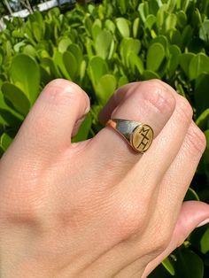 Vintage Birks 10k Yellow Gold Signet Ring (Initials MH or MTH) Size 4 Size 4 can be resized for fee 2.4g marked 10k marked Birks face measures 8.6mm band measures 2.3mm At GOLDINRICH, we specialize in sourcing rare, one-of-a-kind vintage, estate, antique, and some contemporary pieces. Each item is thoroughly tested for authenticity. Once an item is gone, it's unlikely to be sourced again, so don’t miss out on your unique find. Shopping vintage not only provides a unique piece filled with charact Fine Jewelry In 14k Gold Circle Shape, Silver Jewelry In 14k Gold With Circle Shape, 14k White Gold Circular Jewelry, Modern Engraved 14k Gold Jewelry, 14k Gold Circular Jewelry For Anniversary, Stamped 14k Initial Ring For Everyday, Modern Silver Jewelry Stamped 14k, Symbolic Yellow Gold Round Signet Ring, Yellow Gold Initial Ring For Everyday