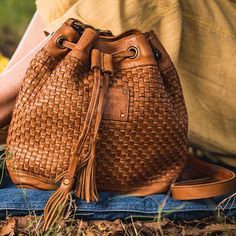 Sweet Grass Textured Bucket Bag By STS – Indian Traders (L7 Enterprises) Bucket Bags Outfit, Tan Bag, Leather Weaving, Leather Bucket Bag, Leather Bucket, Purse Accessories, Satchel Purse, Leather Working, Tan Brown