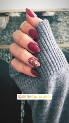 Trendy Fall Nails Dip Powder, Fall Nails Cranberry, Cranberry Dip Nails, Cranberry Fall Nails, Fall Engagement Nails Ideas, Powder Dipped Nails Colors Fall, Cranberry Nails Fall, Autumn Nails Dip Powder, Fall Dip Powder Nails