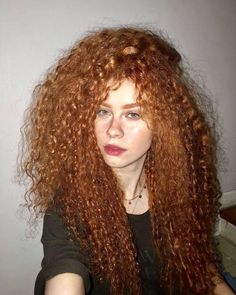 Pretty Red Hair, Red Curly Hair, Dyed Red Hair, Goth Hair, Hair Crush, Top Models, Hair Reference, Crown Hairstyles, Hair Inspo Color