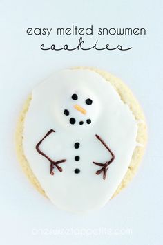 a cookie decorated like a snowman with the words easy melted snowmen cookies on it