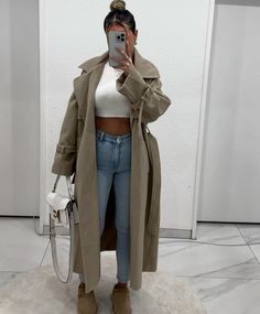 Outfit Ideas Hiver, Winter Trench Coat Outfit, Outfit Trench, Mantel Outfit, Chique Outfit, Instagram Baddie, Classy Winter Outfits, Mode Zara, Winter Fashion Outfits Casual