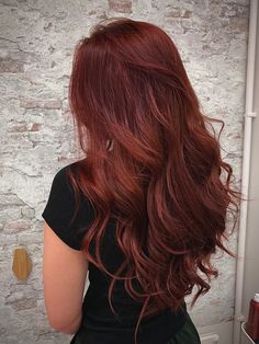 Dark Copper Hair Medium Length, Copper Red Hair Hazel Eyes, Med Red Hair, Jessica Rabbit Red Hair, Nails For Copper Hair, Dusty Auburn Hair, Box Dye Red Hair At Home, Black To Auburn Balayage, Level 5 Red Hair Color