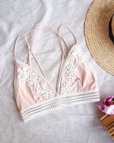 Spring Camisole Bra With Delicate Straps, Spring Lace Beige Bra, Spring Beige Lace Bra, Feminine Lace Trim Crop Top, Feminine Beige Bra With Lace Trim, Lace V-neck Crop Top With Lace Trim, Cream Lace Bra With Lace Trim, Feminine Beige Lace Trim Bra, Beach Lace Crop Top Bra Friendly