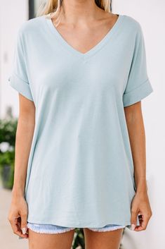 classic v-neck tee Mint Julep Boutique, Winter Layering, Simple Lighting, Mint Julep, Staple Pieces, Cuff Sleeves, Kimonos, V Neck Tops, V Neck Tee