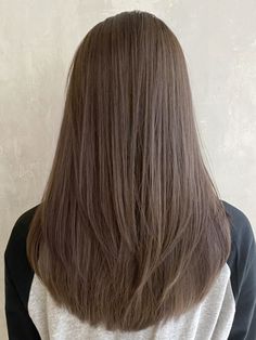 レイヤーカット_グレージュカラーボブウルフ_ba351831 | ALBUM HAIR Long Hair Cuts With Layers Round Face, Straight Brown Haircut, Oval Cut Hair, U Cut Haircut, U Shaped Haircut, Triangle Haircut, U Haircut, Armpit Length Hair