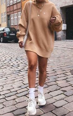 Outfits 20s, Style Année 20, Instagram Baddie, 20s Fashion, Outfits Fall, Neutral Outfit, Looks Vintage, Street Styles