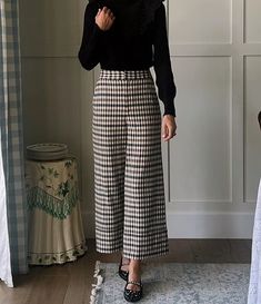 Antonio Melani x Jennifer Sumko Amelia Check Plaid High Rise Flat Front Long Cuff Trouser Coordinating Pants | Dillard's Plaid Ponte Pants, Women's Plaid Pants, Women’s Plaid Pants Outfit, Fitted Trousers Women, Shoes To Wear With Trousers Women, Work Pants With Sneakers, Chic Plaid Straight Leg Pants, Chic Plaid Wide Leg Pants, Chic High-waisted Plaid Pants