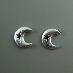 ---------------------------Product Details------------------------------------------------ Material: 925 Sterling Silver Size: About 9 x 7mm, 1.2mm thick Gauge: 21 gauge ( 0.7mm) Style: Crescent moon with Star Weight: About 1.1 grams per pair * Butterfly backs included Origin : Italy Quantity: Select you quantity Model: 203058 back to our full selection of earring components: https://www.etsy.com/shop/BeadUnion?ref=hdr_shop_menu&section_id=13088682 Back to my shop: https://www.etsy.com/shop/ Moon Earrings Silver, Star Earrings Silver, Silver Moon Earrings, Moon Stud Earrings, Moon And Star Earrings, Moon Studs, Dope Jewelry, Tiny Stud Earrings, Jewelry Lookbook