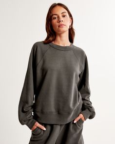 Comfy sweatshirt in our Soft A&F fleece fabric, featuring a slightly longer length, crew neckline and banded hem and cuffs. Plain Sweatshirt, Work And Travel, Comfy Sweatshirt, Women Essentials, Crew Sweatshirts, Sweatshirt Designs, Grey Sweatshirt, Hoodie Top, Casual Wardrobe