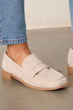 Elevate your style game with Good Memory Taupe Loafers! Designed for the daring and adventurous, these loafers boast a sleek and bold look that will make you stand out. The light taupe color adds a touch of sophistication, while the comfortable fit lets you take on any challenge with ease. Upgrade your wardrobe with these must-have loafers. These taupe loafers feature a slip on design, a short stacked heel, a square toe, and decorative a saddle strap. Light Taupe Color, Shirt Dress Fall, September Fashion, Sorority Rush Dresses, Rush Dresses, Dress Bra, Suede Loafers, Beach Accessories, Taupe Color