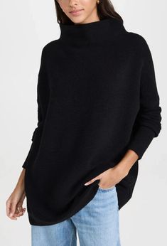 Tunic Sweatshirt Outfit, Tunic Sweatshirt, Sweatshirt Outfit, Black Tunic, Weekend Outfit, Oversized Silhouette, Tunic Sweater, Sweater Black, Black Media