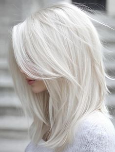 Explore Stunning Platinum Blonde Hair Color Ideas for Every Style Cool Toned Platinum Blonde Hair, Fall Icy Blonde Hair Color, Medium Length White Blonde Hair, White Hair Inspiration, White Roots Hair, Blonde To White Hair, Platinum Blonde Hair Silver, Blonde Hair Platinum Highlights, Shoulder Length Platinum Blonde Hair