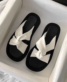 Women Shoes 2022, Shoes 2022, Pretty Sandals, Pretty Shoes Sneakers, Shoes Outfit Fashion, Classy Shoes, Sandals Casual