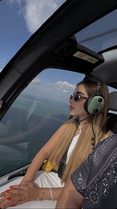 Helicopter Outfit Style, Helicopter Outfit, Helicopter Aesthetic, Luxury Life Aesthetic, Dubai Outfit, Disco Glam, Luxury Lifestyle Women, Rich Girl Aesthetic, Luxury Girl