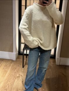 Clean Winter Outfit, Casual Warm Fall Outfits, Cold Dinner Outfit, Pfp Autumn, Hairstyles Vintage, Starbucks Aesthetic, Y2k Hairstyles, Autumn Fits, Winter Fits