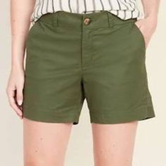 Old Navy Nwt! Green Olive Mid-Rise Chino Mini Short Size 4 Measures Approximately: Waist 32.5 Inch Inseam 5 Inch Casual Khaki Shorts For Work, Olive Jeans, Tan Chinos, Army Green Shorts, Victoria Secret Outfits, Navy Linen, Orange Shorts, Green Olive, Blue Jean Shorts