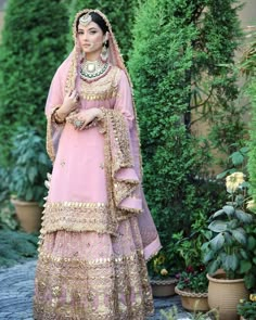 Punjabi Wedding Reception Outfits, Blush Pink Punjabi Suit, Anandkaraj Outfit, Punjabi Reception Outfit Brides, Pink Punjabi Suit Party Wear, Punjabi Bride Outfits, Shagun Dresses For Bride, Punjabi Wedding Lehnga, Sikh Bride Suit