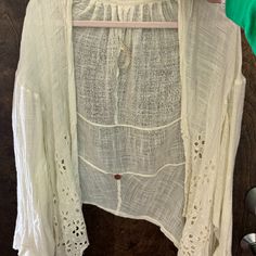 Nwot Never Worn! Size Xs/S But Runs Bigger Like Most Fp Items Do. Great Condition. Versatile Item That Can Be Worn With So Much! Cream Sweater Cardigan, Cardigan Oversized, Pleated Jacket, Cream Cardigan, Chunky Knit Cardigan, Free People Sweaters, Free People Sweater, Fitted Skirt, Henley Shirts