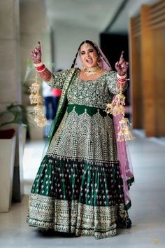 Plus Size Indian Wedding Outfits, Fat Indian Bride, Plus Size Brides Indian, Plus Size Lehenga Indian, Fat Bride Indian Plus Size, Plus Size Indian Bride, Plus Size Indian Outfits For Wedding, Fat Bride