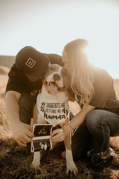 pregnancy announcement Guess What Moms Pregnant Dog, My Parents Are Getting Me A Human, Dog Bandana Pregnancy Announcement, Spring Baby Announcement Photoshoot, Dessert Pregnancy Announcement, Pregnacy Announcments Ideas To Family, Anouncment Ideas, Winter Pregnancy Announcement Photos