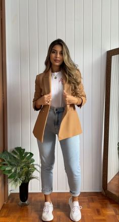 Outfits Con Jeans, Casual Chic Outfits, Mode Zara, Chique Outfits, Business Casual Outfits For Work, Elegante Casual, Mode Casual, Classy Work Outfits