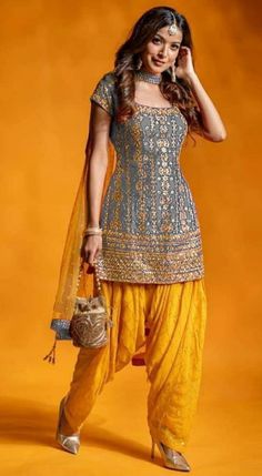 Patiyala Dress, Patiyala Suit, Saree Bollywood, Patiala Suit, Punjabi Dress, Gaun Fashion