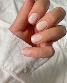 Engagement Nails, Round Nails