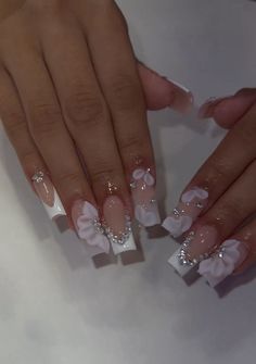 There's a new beauty trend taking over Instagram and it's absolutely stunning. Say hello to "quartz nails". Medium Nail Ideas White, Short Acrylic Nails For Graduation, Quinceañera Nails Short, Grad Nail Ideas White, Dama Nail Ideas, Nail Ideas Mid Length, Girly Acrylic Nails White, Cute Wedding Nails The Bride, Nail Inspo Quince