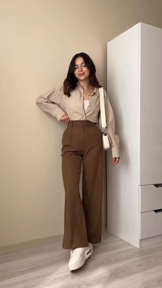 Curvy Casual Outfits, Business Casual Outfits For Women, Business Casual Outfits For Work, Formal Outfits, Elegante Casual