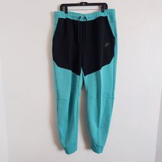 Nike Sportswear Tech Fleece Washed Teal Joggers Men's Size 2xl-Tall Cu4495-392. Brand New With Tags Check All Pictures For Details We Will Pack And Ship Out Fast Black Sports Sweats With Pockets, Black Sweats With Pockets For Sports, Green Fleece Sportswear Activewear, Winter Sports Green Joggers, Green Winter Sports Joggers, Nike Green Athleisure Joggers, Nike Green Athleisure Sweatpants, Green Nike Sweatpants Athleisure, Nike Green Sporty Sweatpants