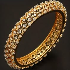 Dazzling diamonds! Jewelry Advice, Bangles Jewelry Designs, Gold Bangles Design, India Jewelry, Gold Diamond Earrings, Gold Bangle, Bridal Gold Jewellery, Diamond Bangle