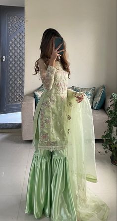 Eid Outfit Ideas, Desi Dress, Desi Wedding Dresses, Pani Puri, Traditional Indian Dress, Pakistani Wedding Outfits, Desi Fashion Casual, Pakistani Fancy Dresses, Beautiful Pakistani Dresses