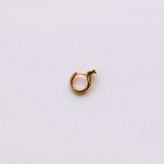 ~Sold as 1 earring ~Made with thick 18k gold plated on sterling silver ~Inner Hoop diameter: 8mm ~Outer Hoop diameter: 10 mm ~Nickel Free & Lightweight, perfect for everyday wear Hypoallergenic Earrings, Huggies Earrings, Everyday Wear, 18k Gold, Gold Plate, Plating, Stud Earrings, Sterling Silver, Silver