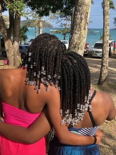 Two Strand Twists With Beads, Twists With Beads Natural Hair, Mini Twist With Beads, Twist Beads Hair, Short Mini Twist With Beads, Beads On Mini Twist, Mini Twists With Shells, Mini Braids, Latest Hair Braids