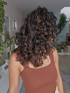 Curly Black Hair With Highlights, Black Balayage, Hair Highlights And Lowlights, Black Hair With Highlights, Highlights And Lowlights, Brown Balayage, Black Curly Hair, Long Bob, Hair Colour