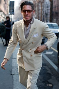 drooling... Slim Fit Wedding Dresses, Gentleman Mode, Lapo Elkann, A Man In A Suit, The Sartorialist, Man In A Suit, Suits Prom, Suit Men, Plaid Suit