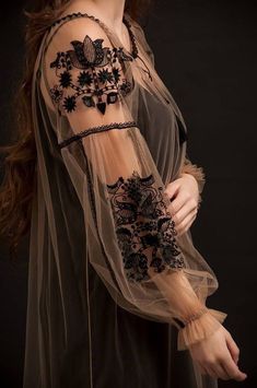 Mode Boho, فستان سهرة, Fantasy Fashion, Boho Blouses, Embroidered Blouse, Fashion Details, Pretty Dresses