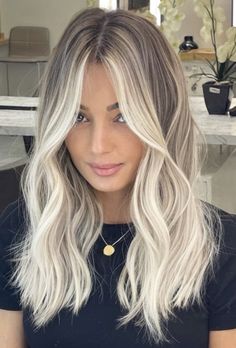 Bright Blonde Ombre, Baliage On Blonde Hair, Baliage Blonde Highlights, Highlights Blonde Brown Hair, Blonde Shadow Root With Lowlights, Shaded Roots Blonde Hair, Shadowroot Blonde Balayage, Platinum Blonde Hair On Dark Hair, Bold Blonde Balayage