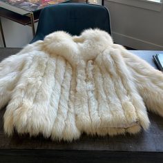 Great Looking Elegant Coat. Perfect For This Cold Nights. Size M. Have Only Worn Once. Thanks Luxury Winter White Long Sleeve Fur Coat, Luxury Long Sleeve Winter White Outerwear, Classic White Fur Coat For Winter, Classic White Long Sleeve Fur Coat, Luxury White Long Sleeve Outerwear, Elegant Coats, Cold Nights, Fox Fur Coat, Fox Fur