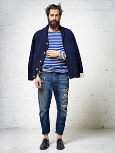 Chunky Blue Cotton Cardigan, Navy White Striped Tee Shirt, Worn Jeans, and Lace Up Leather Shoes. Men's Fall Winter Style. Black Leather Oxfords, Mens Fashion Summer, Men Looks, Mens Street Style, Mens Denim, Primavera Estate, Stylish Men, Ripped Jeans, Style Guides