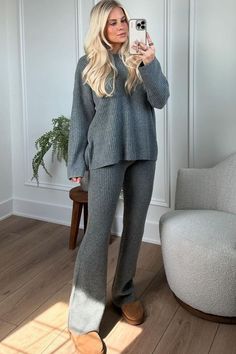 It’s LIVE!!! 🤍😭🎉🥹 my second fall collection as an Abercrombie Partner is here! 🤩 These pieces are designed for the ultimate cozy fall vibes, cute fall transitional outfits, and a fall capsule wardrobe. To show how versatile these pieces are, I'm styling this lounge set in multiple ways! I love a good set but it's fun to get creative. Do you like it? Tap to shop this fall look! Lounge Sets Aesthetic, Sweater Set Outfits, Lounge Set Outfit, Fall Transitional Outfits, Winter Wedding Attire, Kathleen Post, Transitional Outfits, Cozy Fall Vibes, Fall Transition Outfits